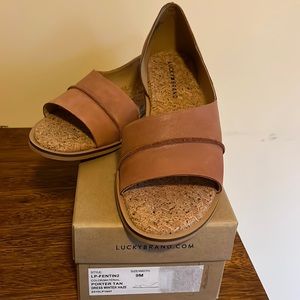 NEW Lucky Brand Fentin 2 flat sandals!!